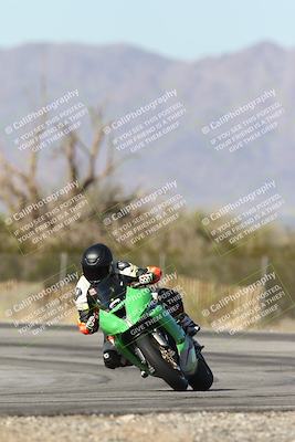 media/Dec-01-2025-Moto Forza (Mon) [[2daa91e15f]]/2-Intermediate Group/Session 3 (Turn 3)/